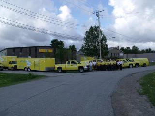 ServiceMaster-of-Midland-group-photo-in-front-of-their-trucks