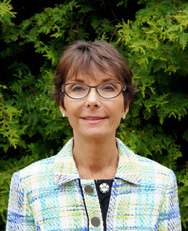 Julie Strong